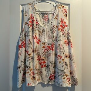 Skies Are Blue Curvy Bradie V-Neck Tank Top – Size 2X